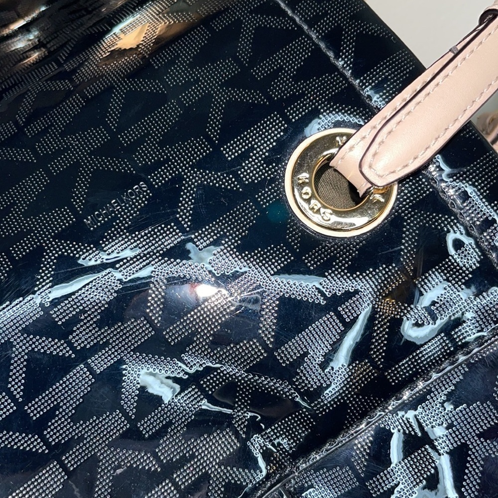 Michael Kors Jet Set Tote Bag - Picture 4 of 13